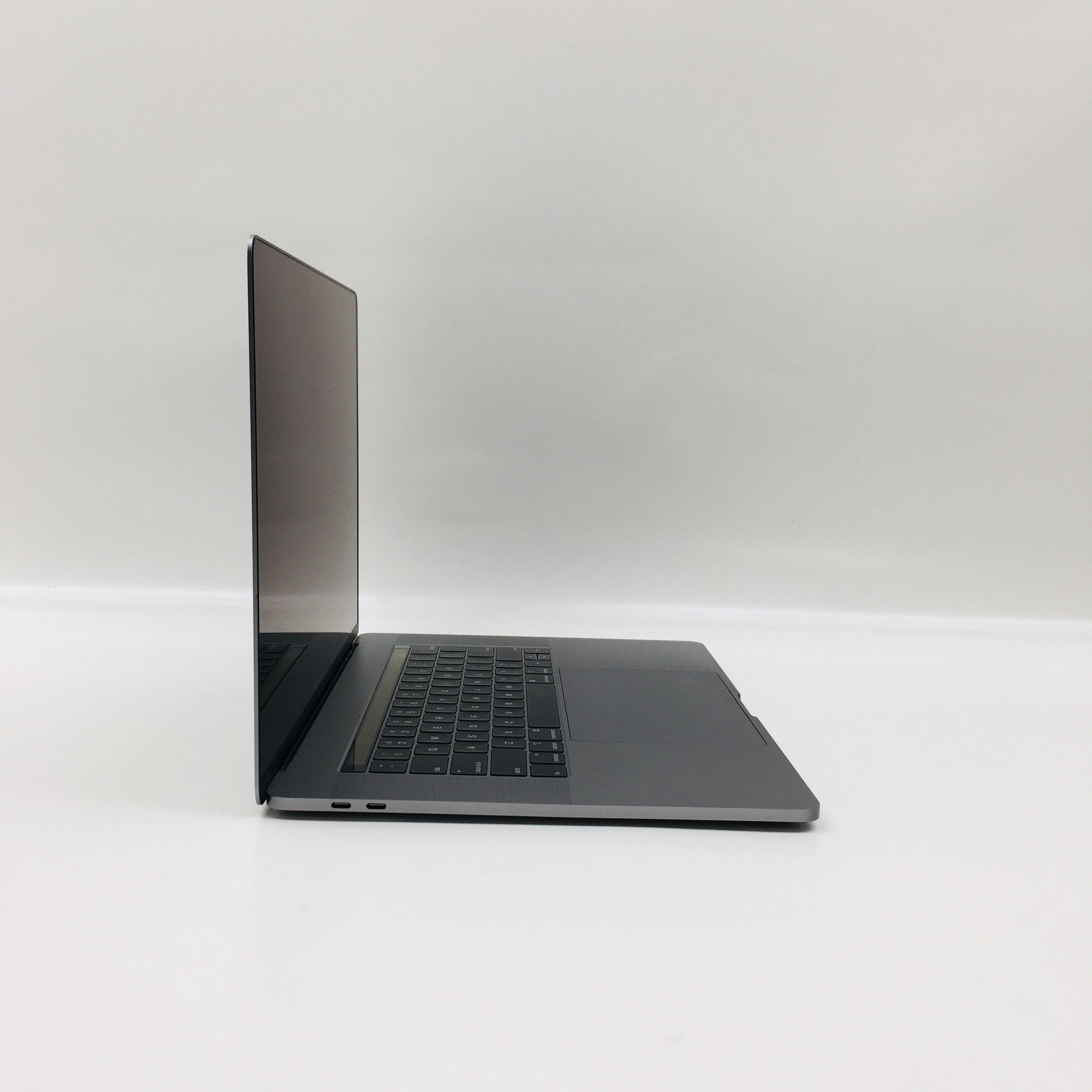 MacBook Pro 15" Touch Bar Mid 2018 (Intel 6-Core i7 2.6 GHz 16 GB RAM 512 GB SSD), Space Gray, Intel 6-Core i7 2.6 GHz, 16 GB RAM, 512 GB SSD, image 2